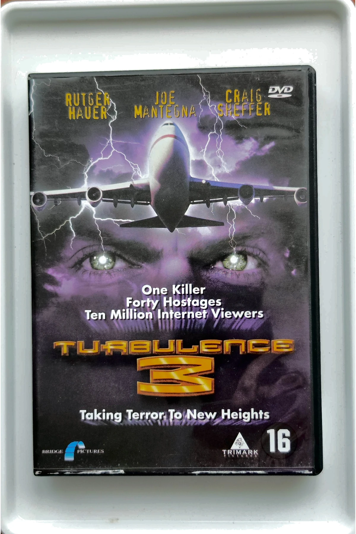 Turbulence 3: Heavy Metal - Voorkant