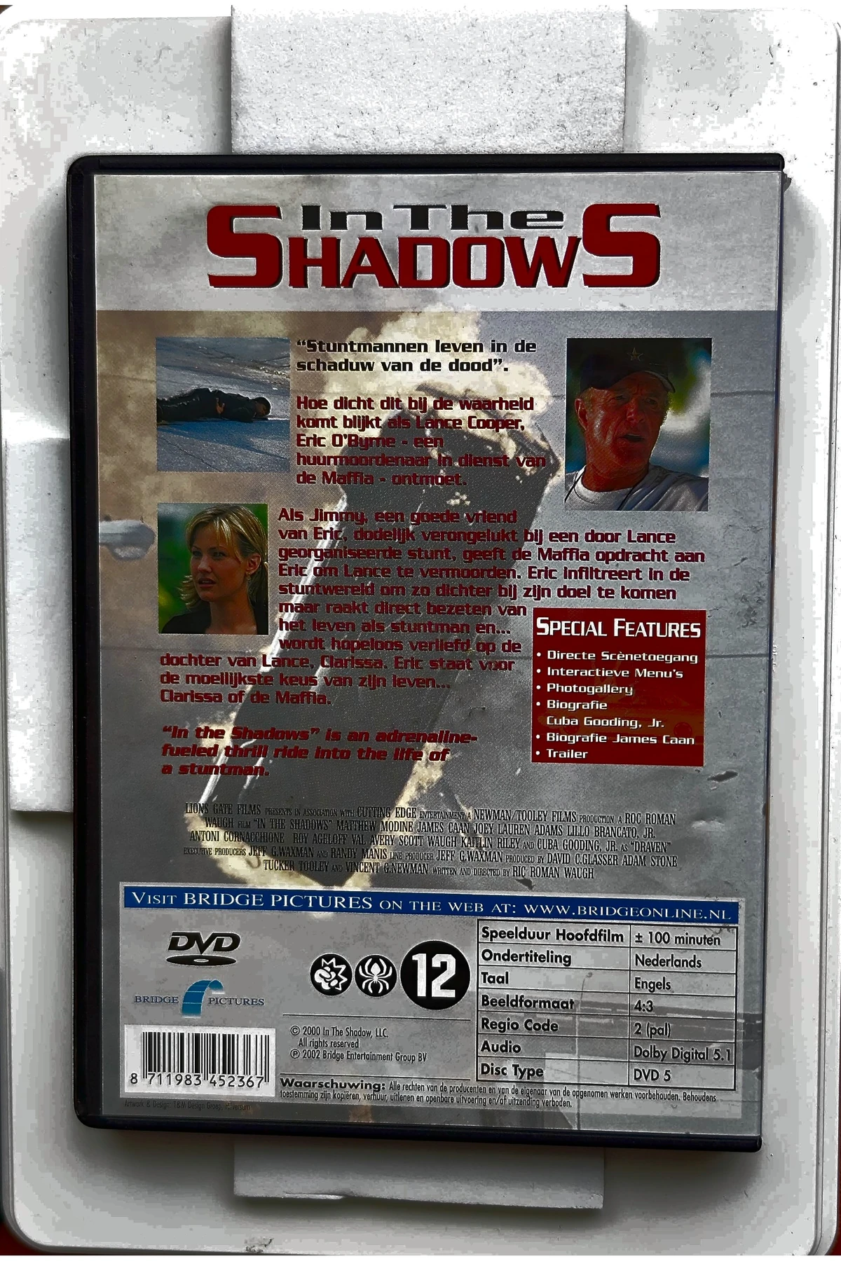 In the Shadows - Achterkant