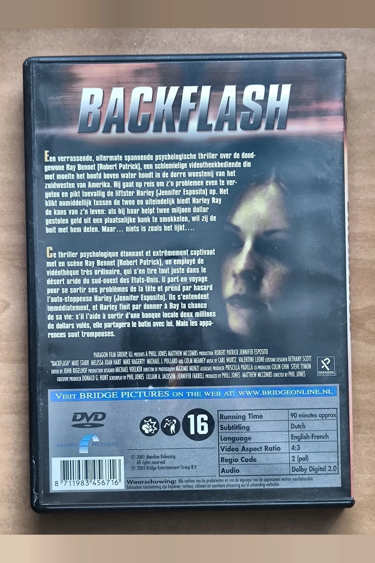 Backflash - Achterkant