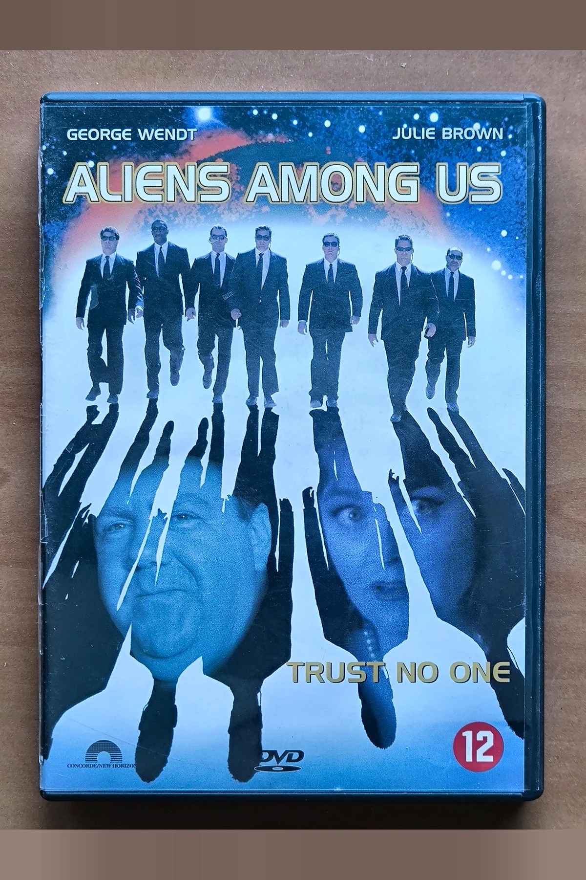 Aliens Among Us - Voorkant