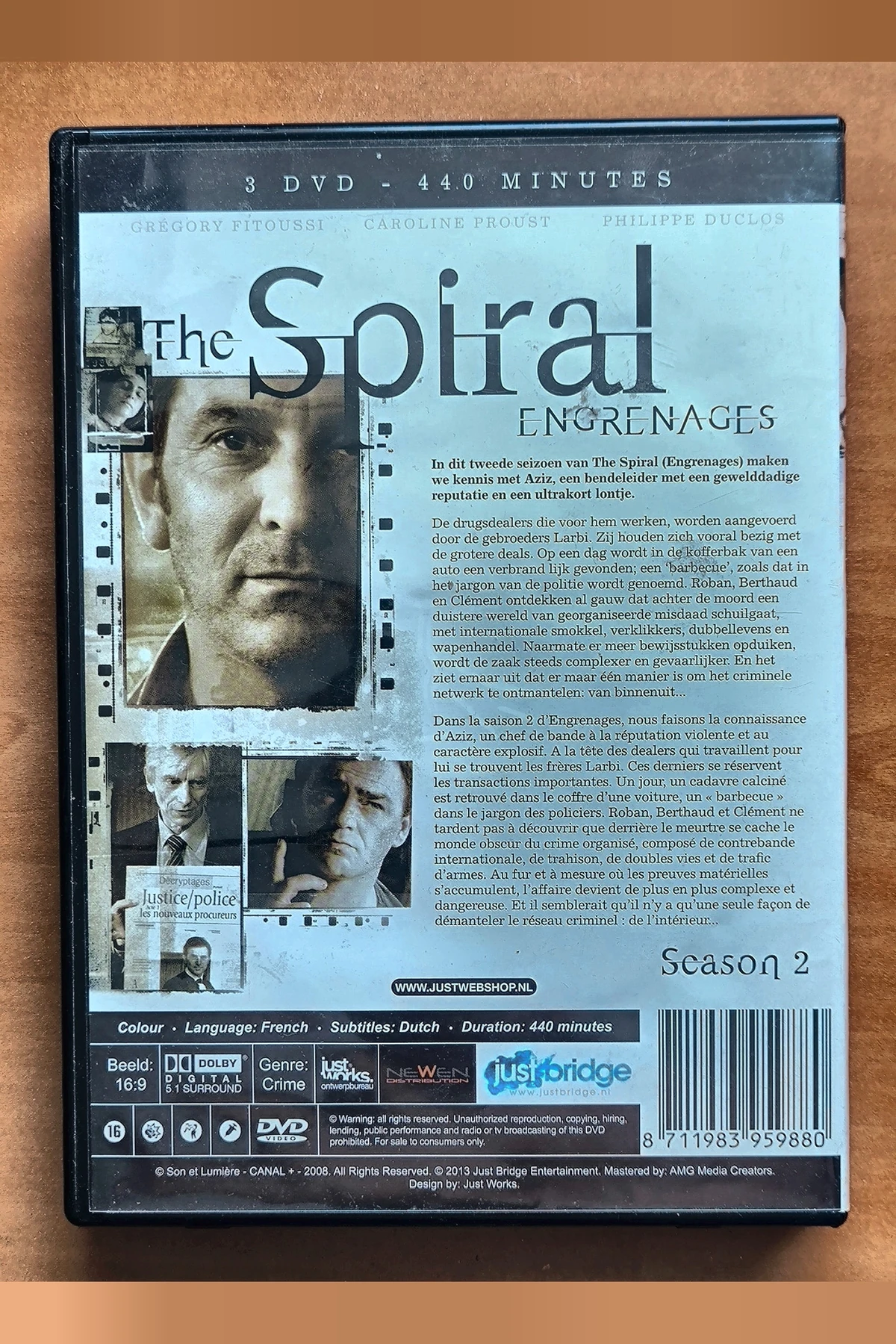 The Spiral: Season 2 - Achterkant