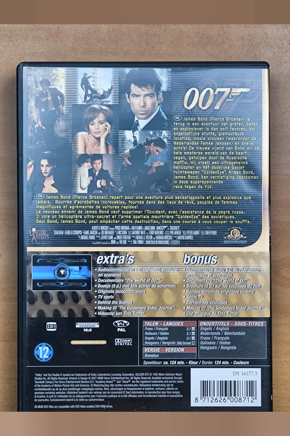 GoldenEye - Achterkant