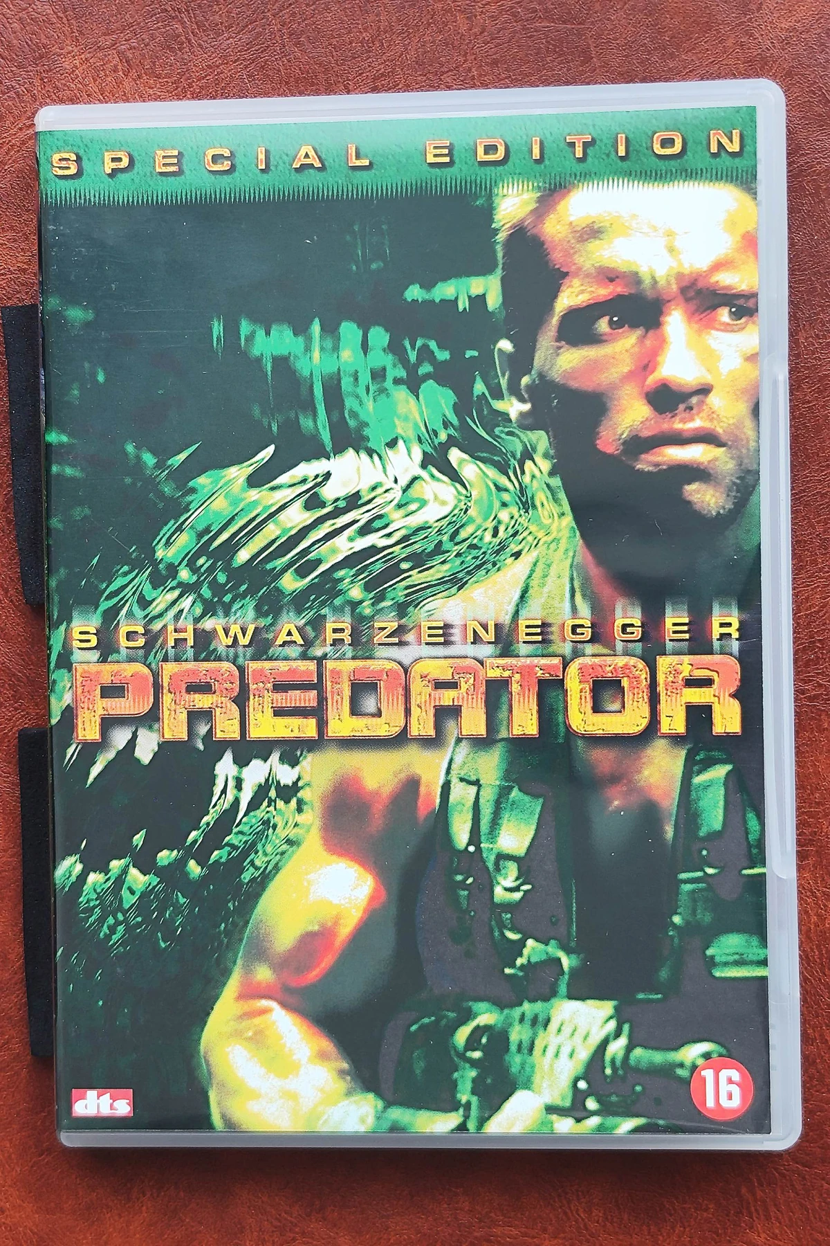 Predator - Voorkant