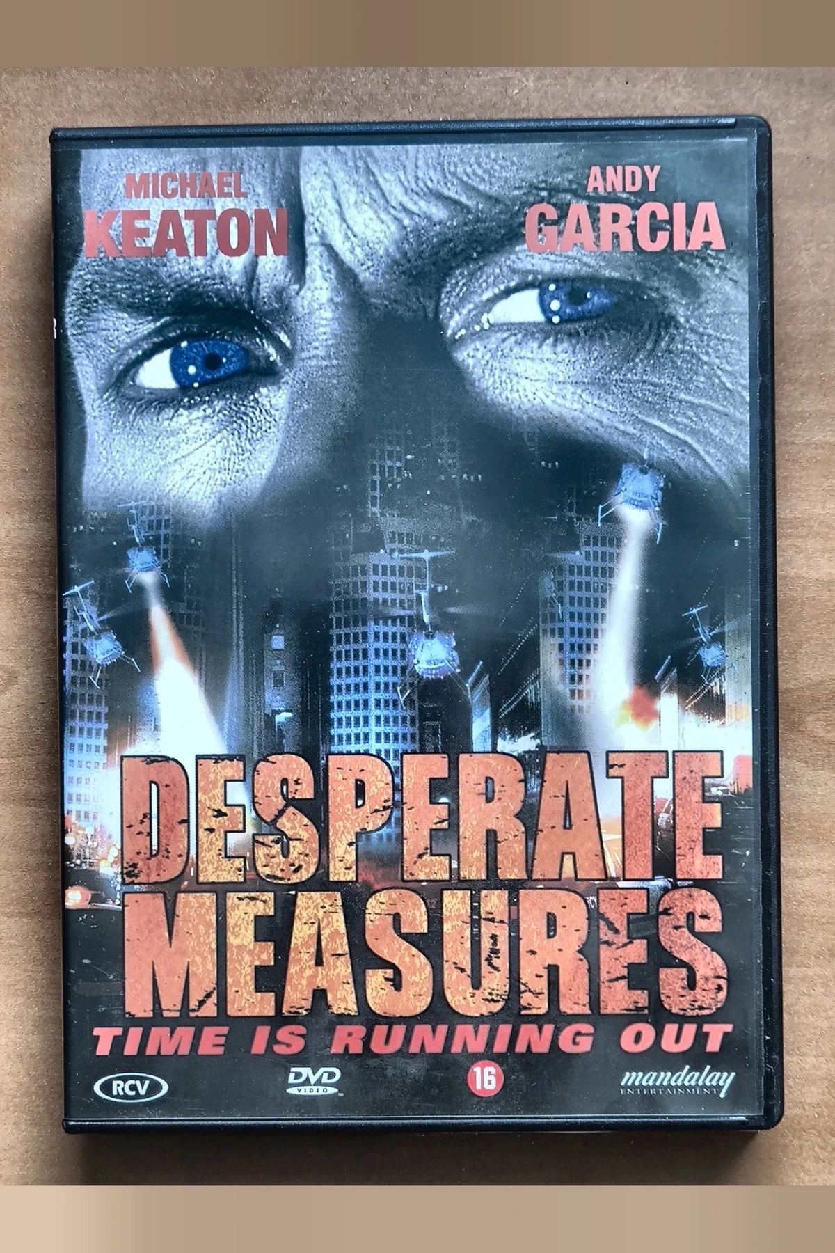 Desperate Measures - Voorkant