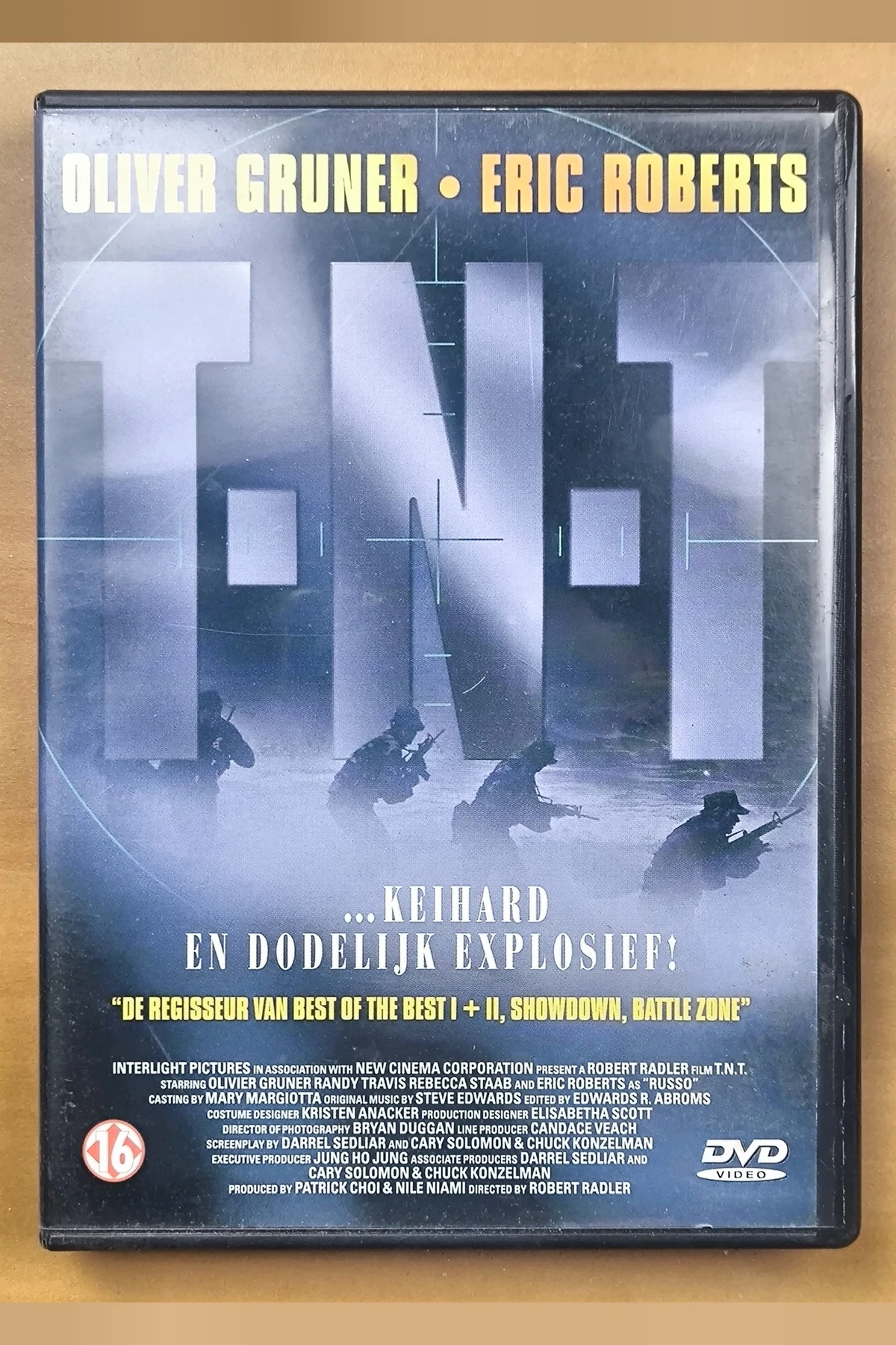 T.N.T. - Voorkant