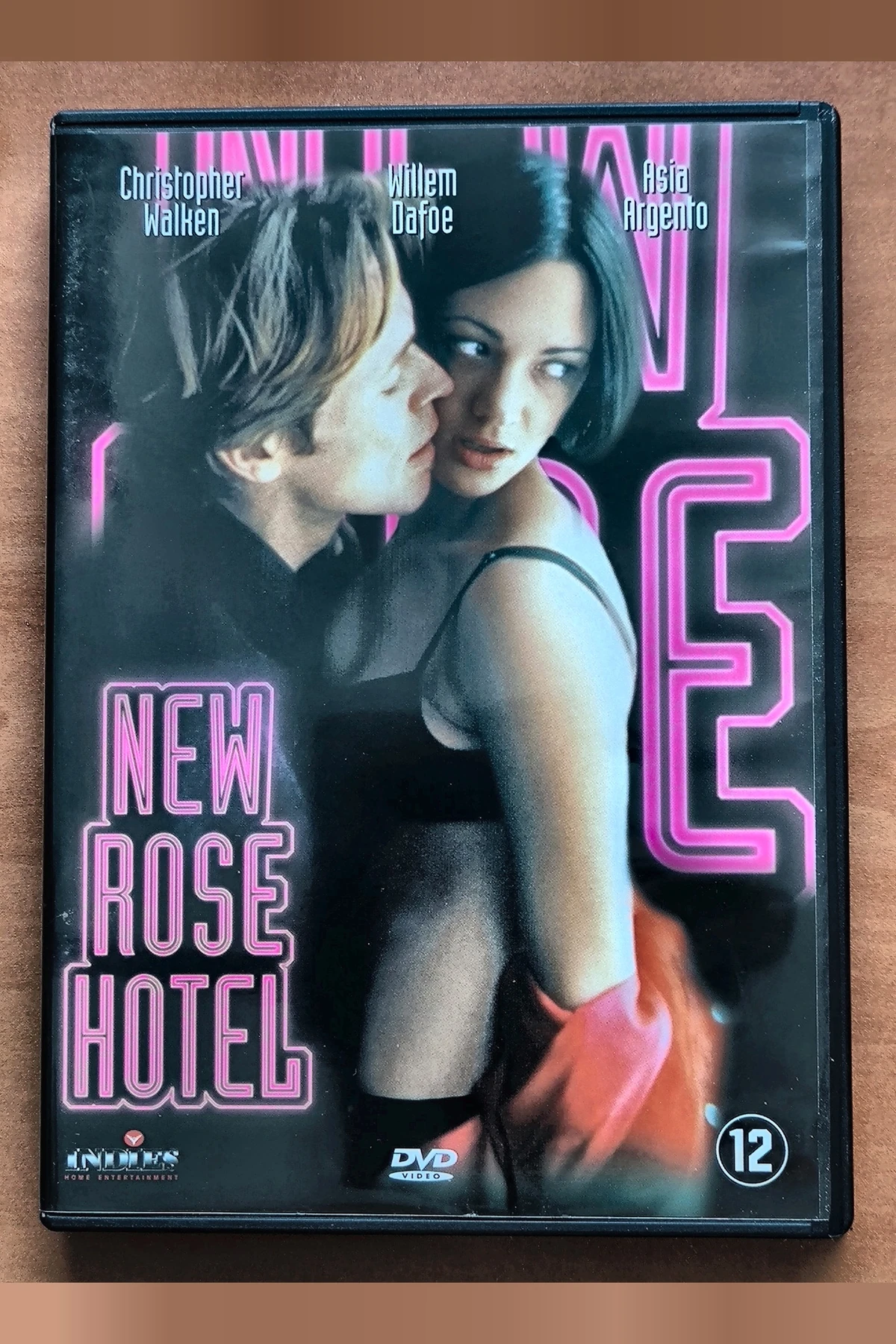 New Rose Hotel - Voorkant
