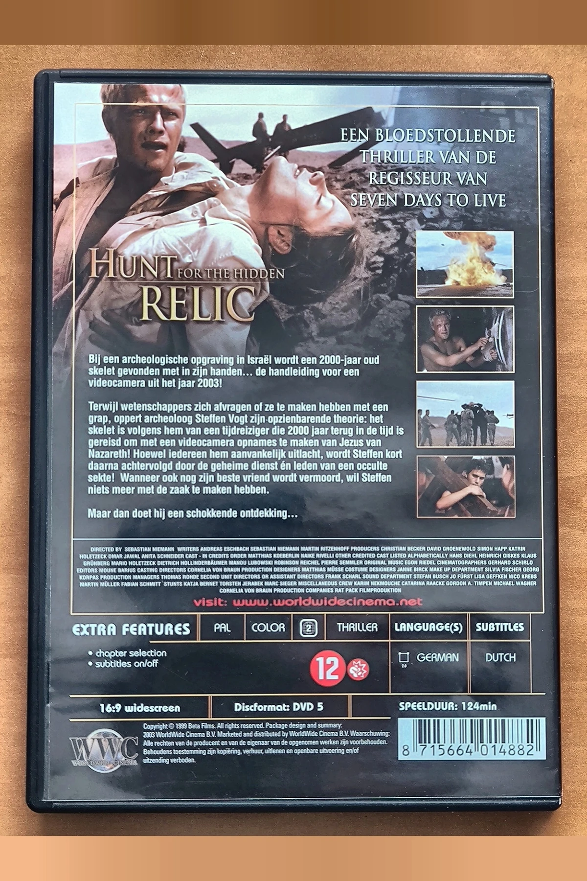 Hunt for the hidden relic - Achterkant
