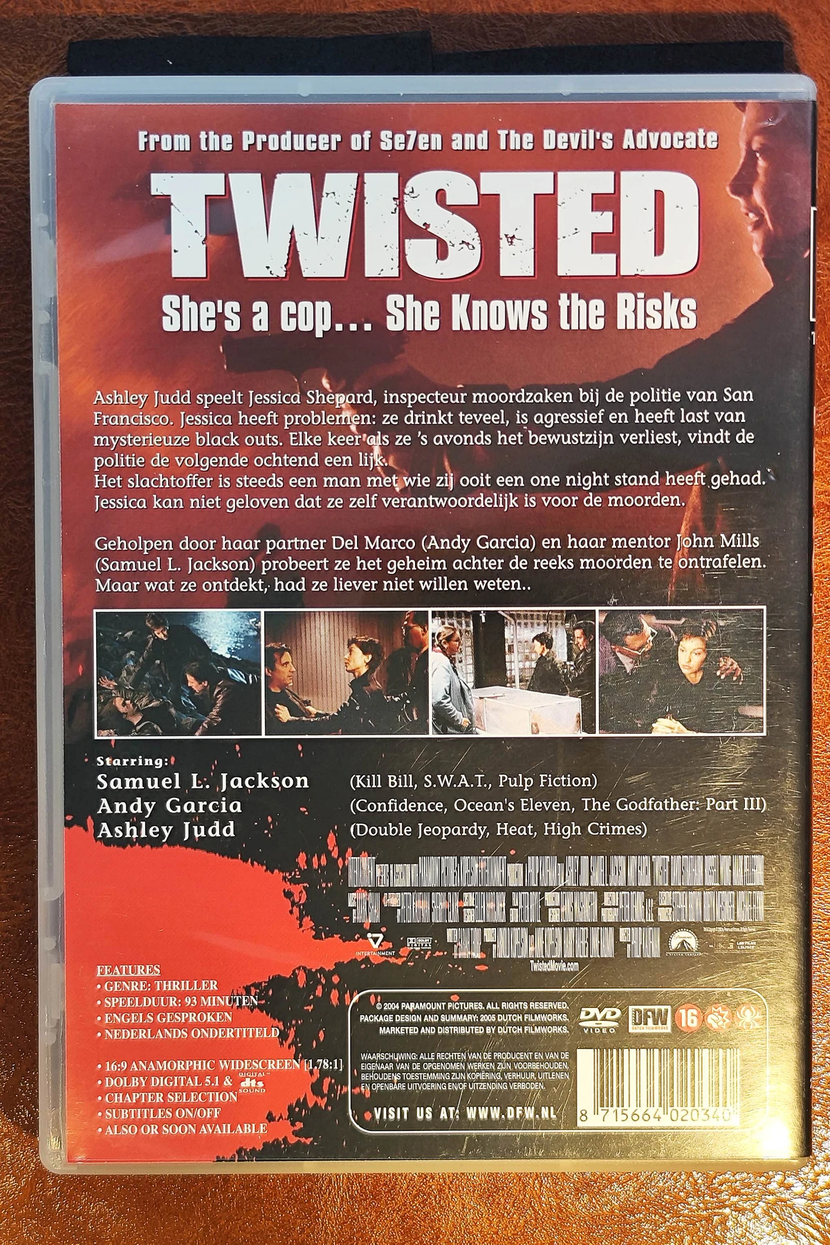 Twisted - Achterkant