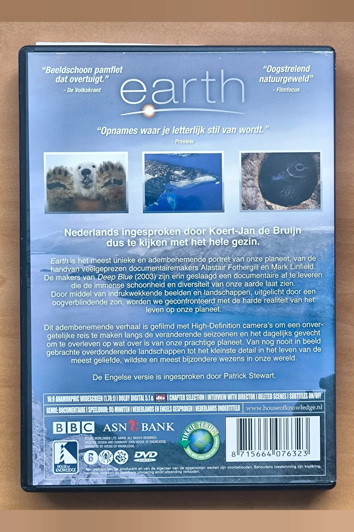 Earth - Achterkant