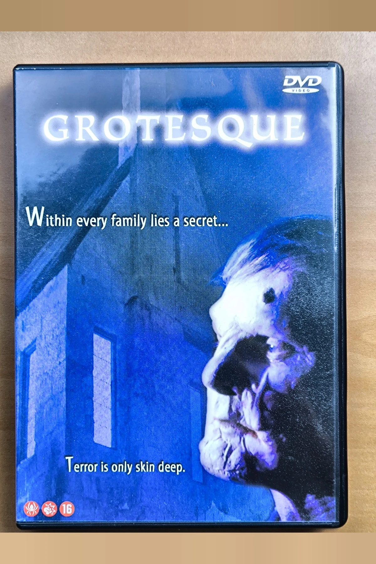 Grotesque - Voorkant