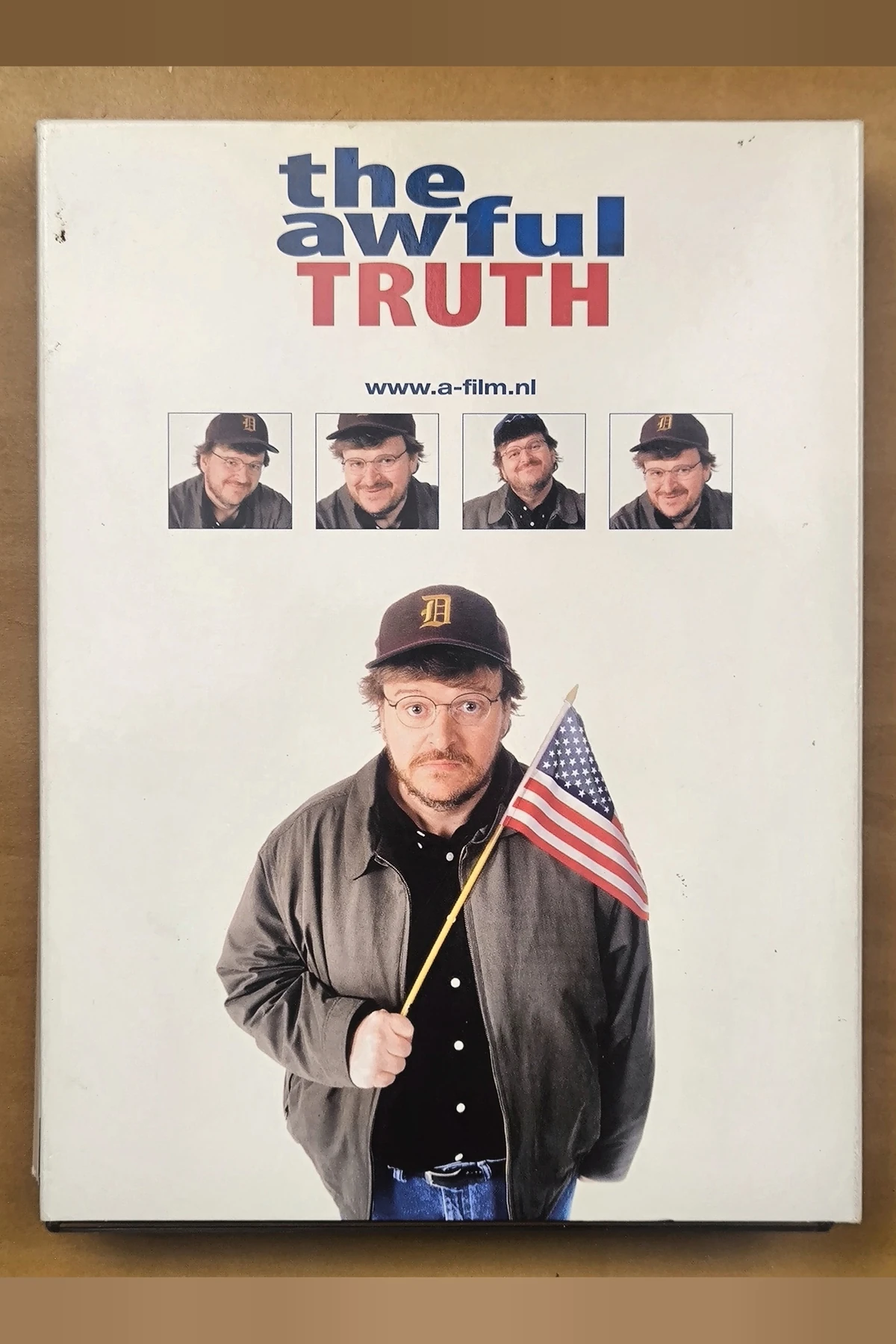 Michael Moore's The Awful Truth: The Complete Series - Achterkant