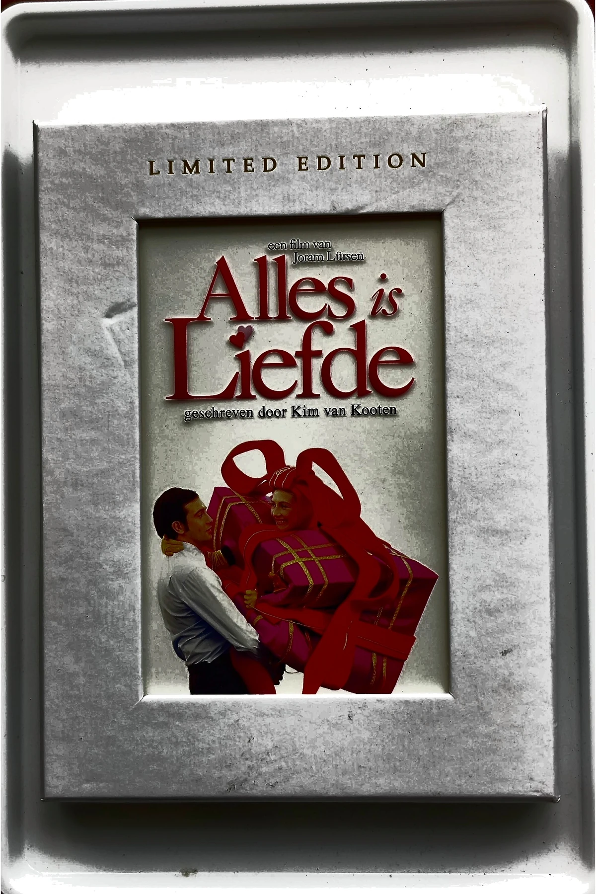 Love Is All - Voorkant