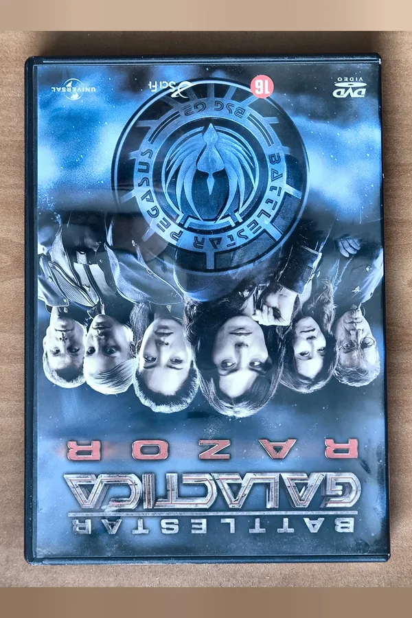 Battlestar Galactica: Razor – voorkant