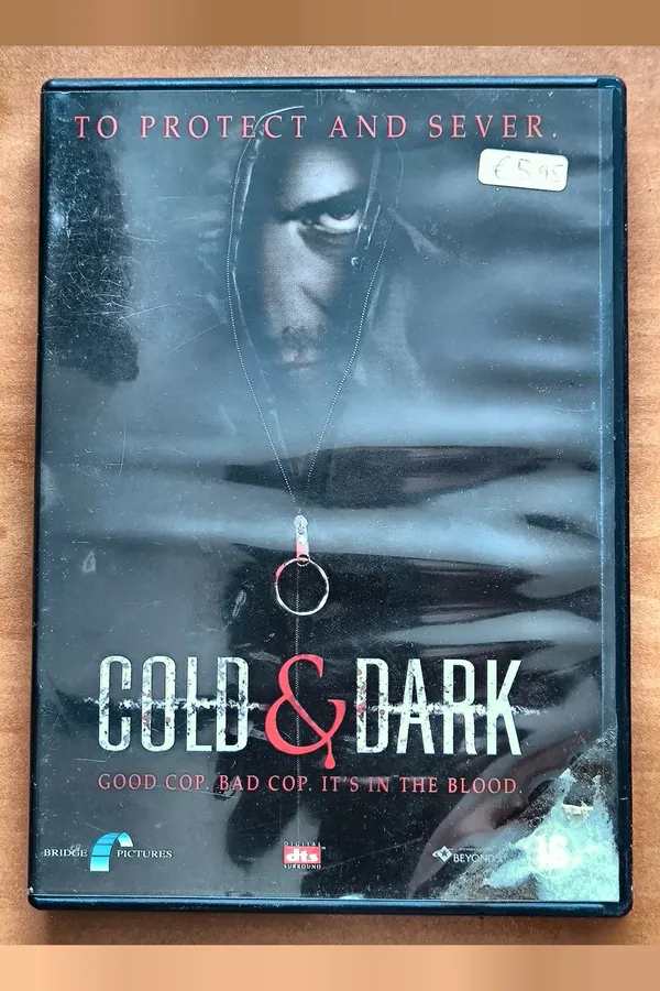 Cold Dark – voorkant
