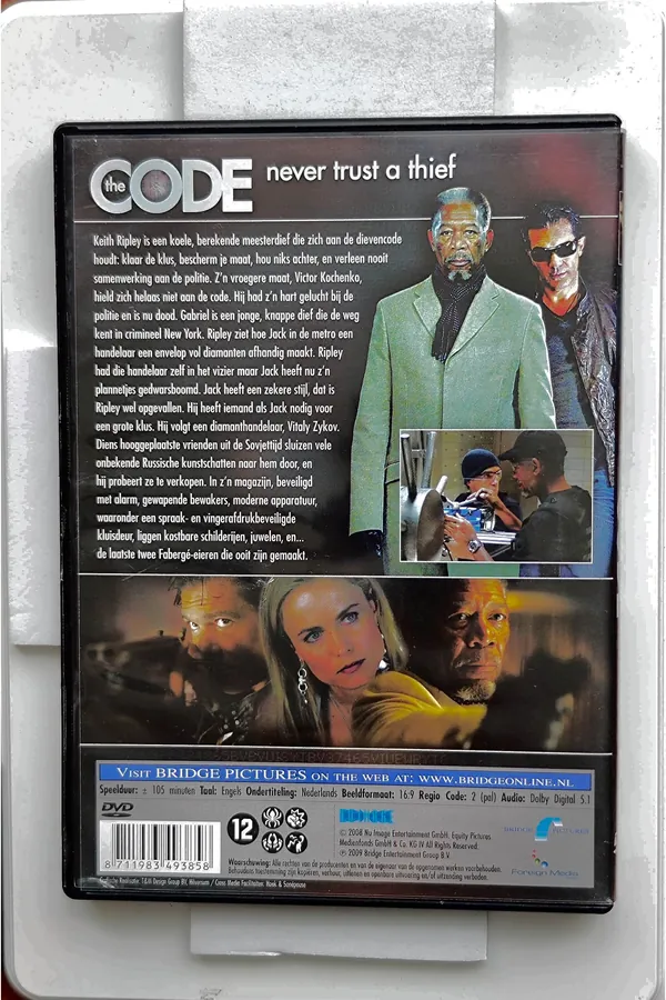 The Code – achterkant