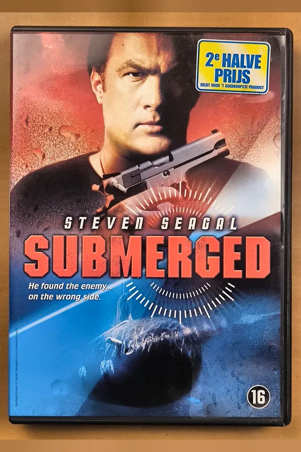 Submerged – voorkant