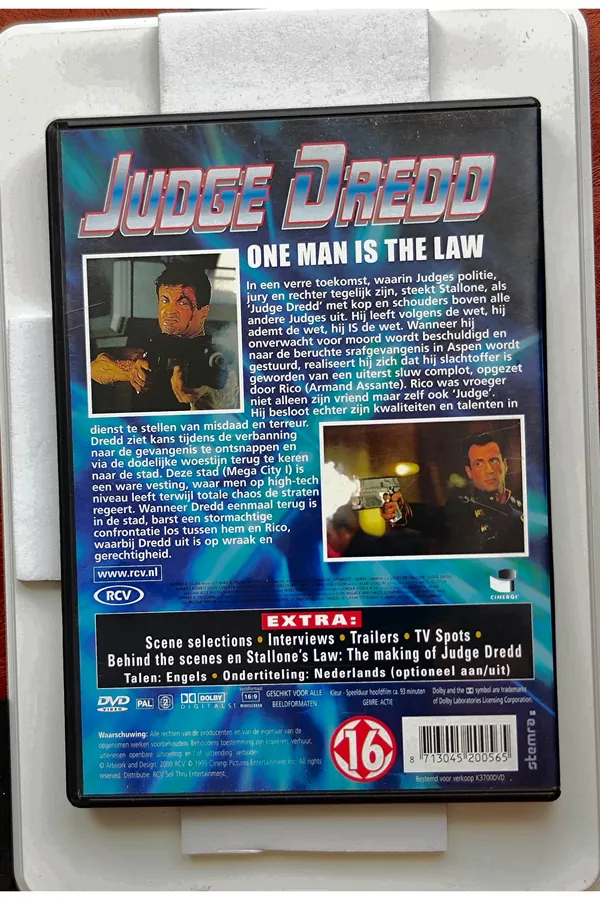 Judge Dredd – achterkant