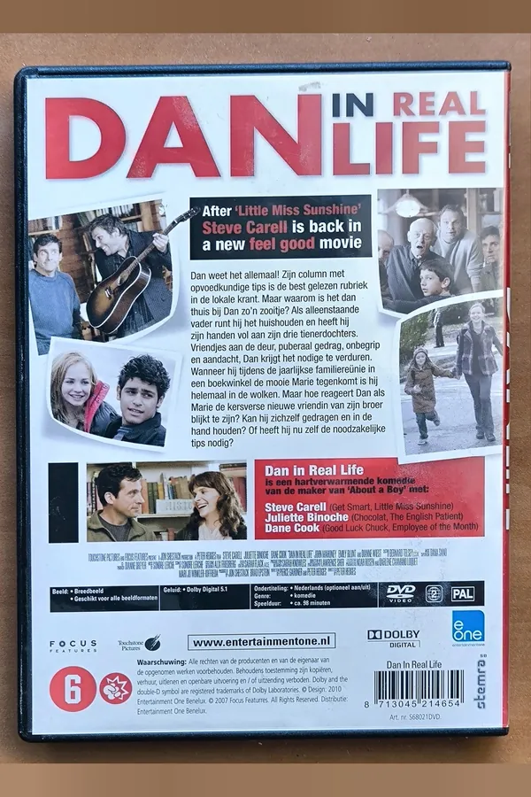 Dan in Real Life – achterkant