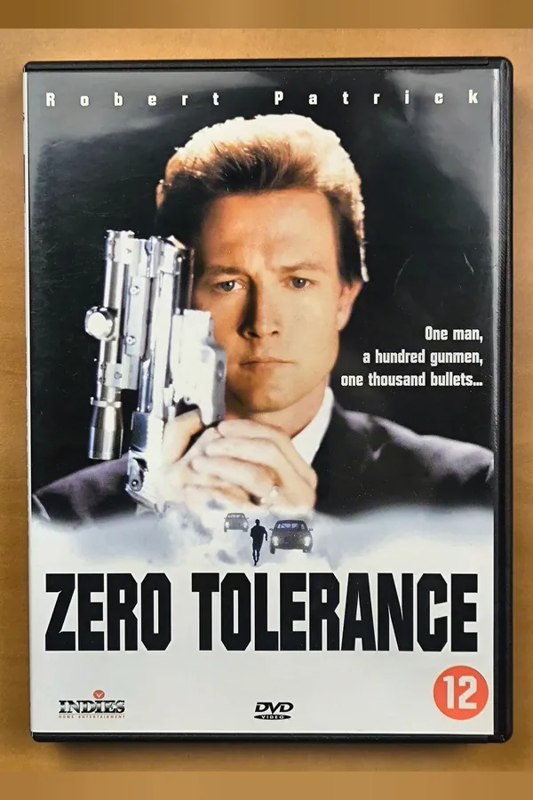 Zero Tolerance – voorkant