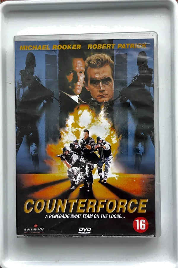 Renegade Force – voorkant