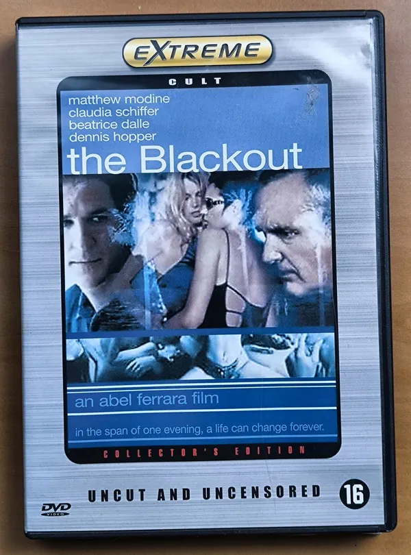 The Blackout – voorkant