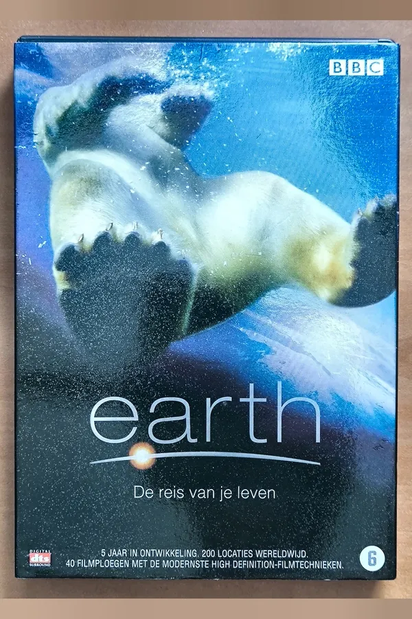 Earth – voorkant