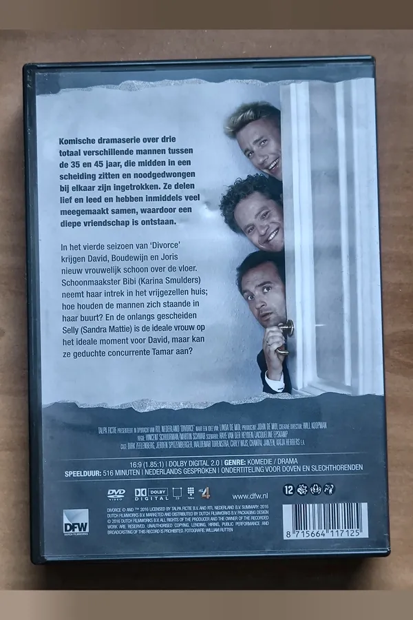 Divorce: Season 4 – achterkant