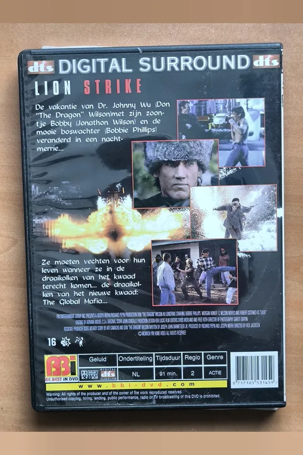 Lion Strike – achterkant